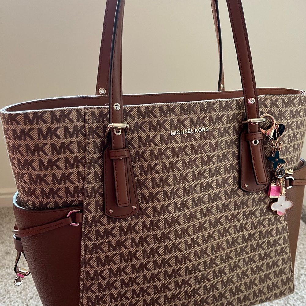 Michael Kors tote